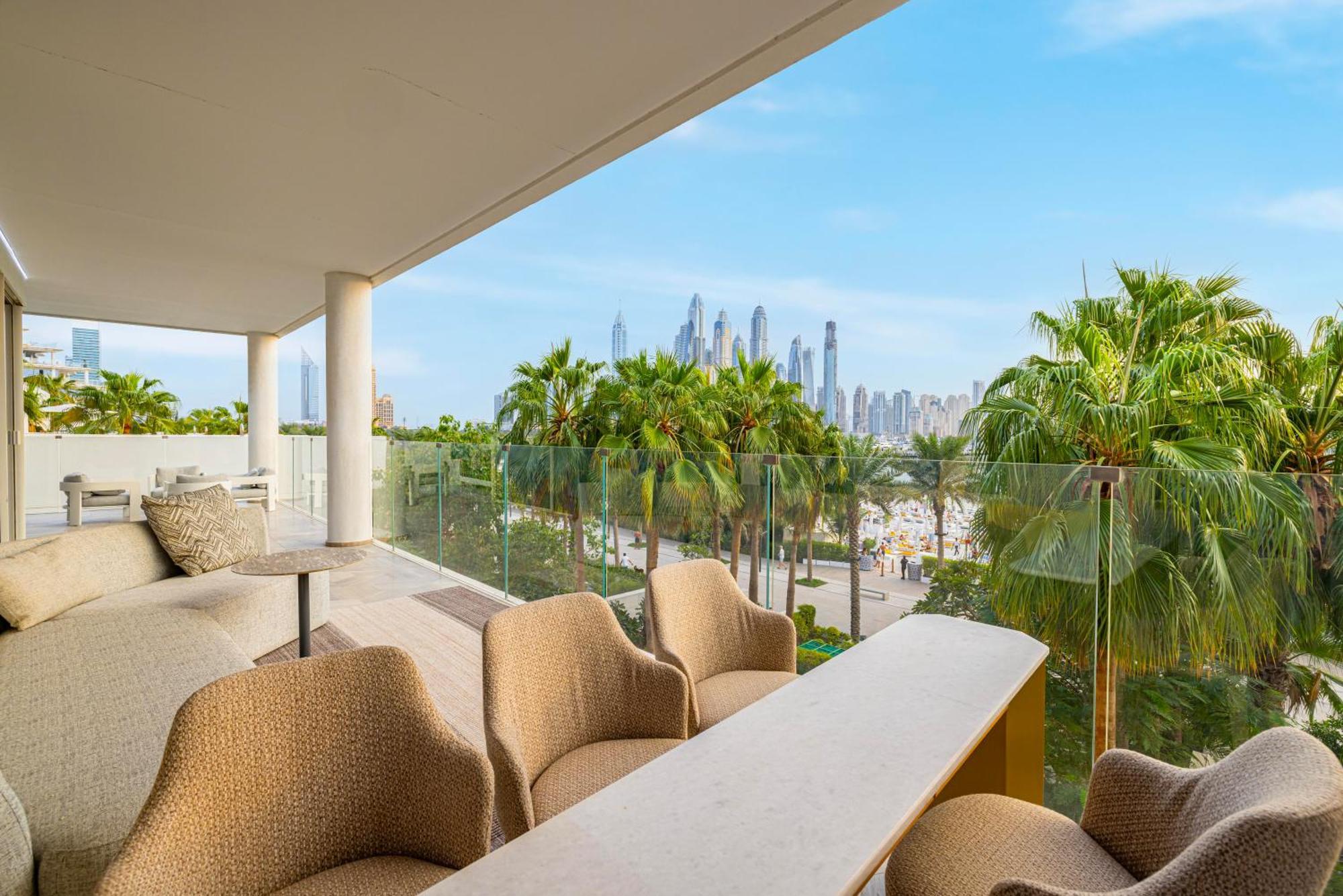 Five Palm Upgraded 4 Bedrooms With Private Pool * Dubai