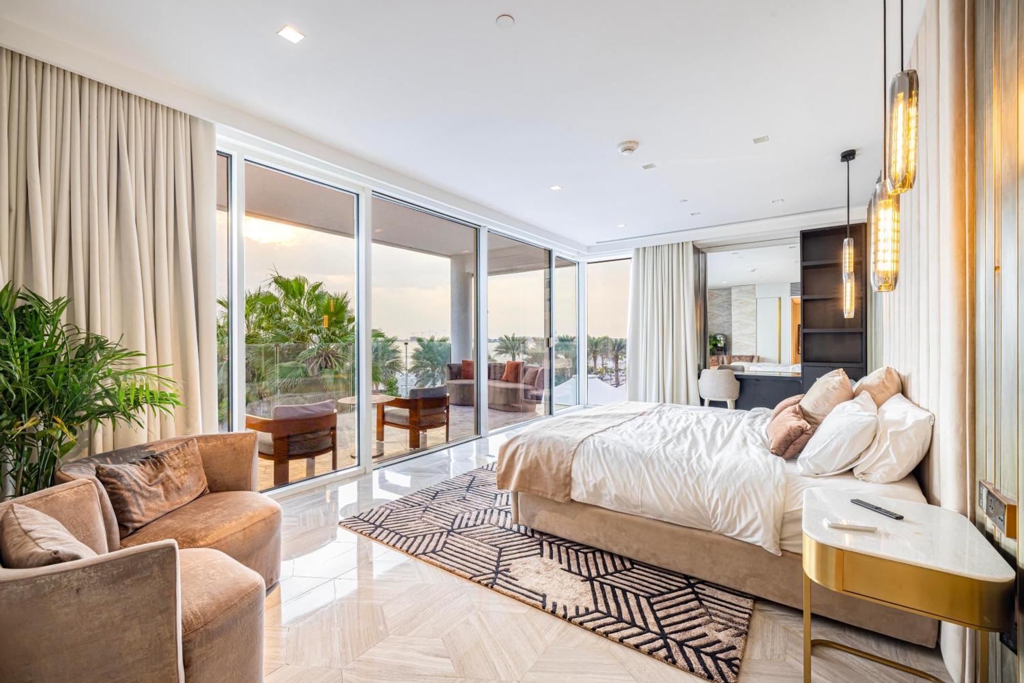 Five Palm Upgraded 4 Bedrooms With Private Pool Dubai