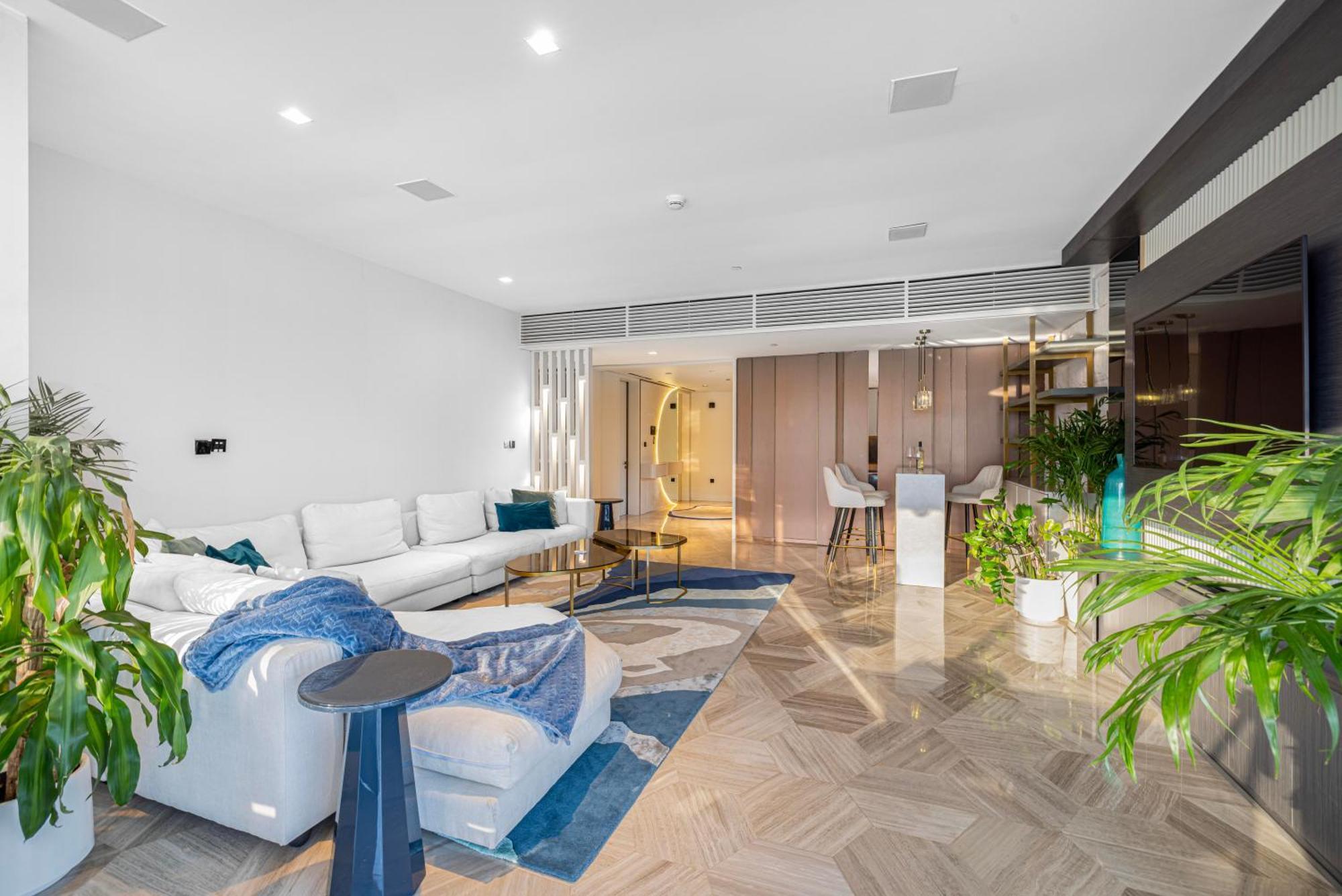 Apartment Five Palm Upgraded 4 Bedrooms With Private Pool