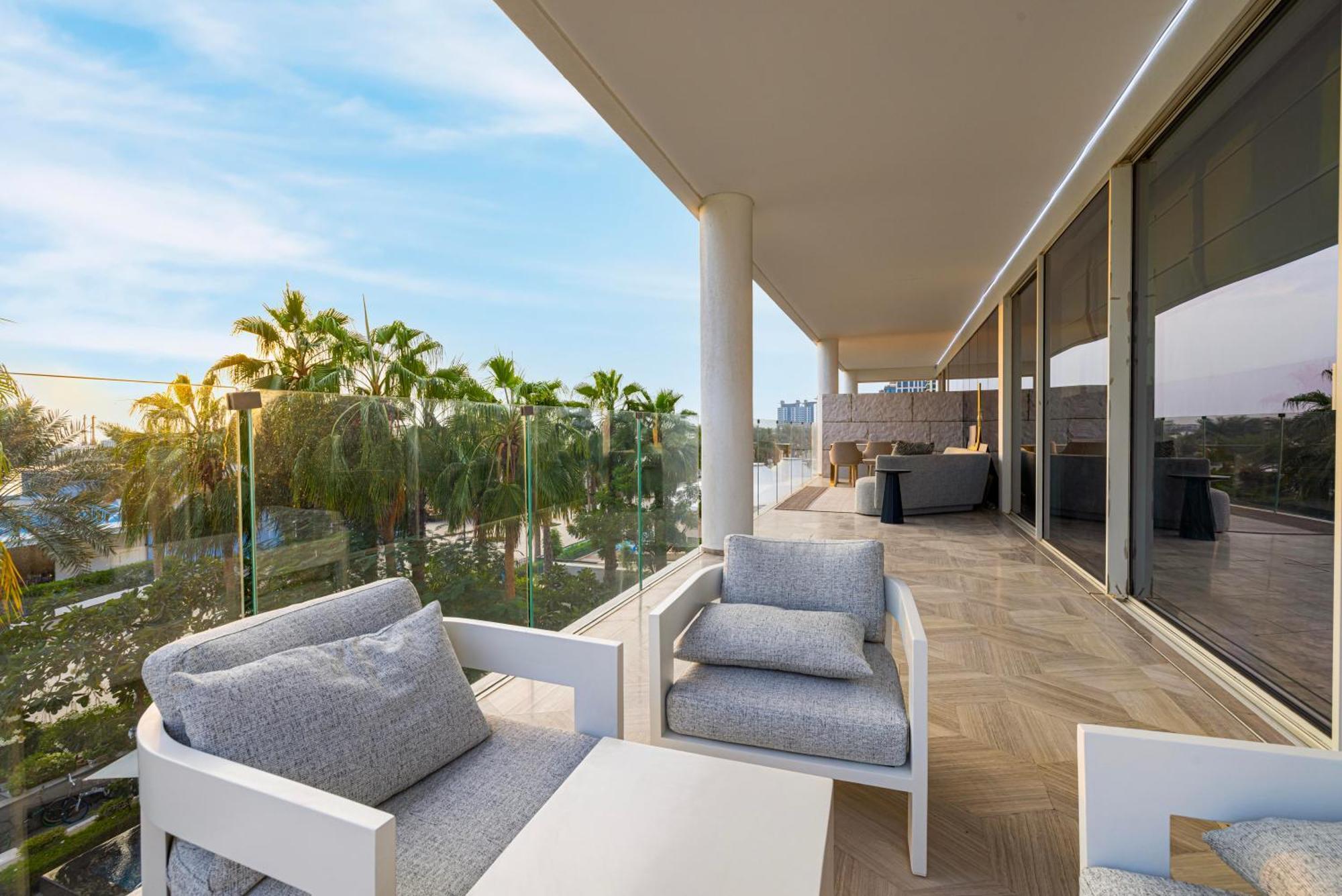 Apartment Five Palm Upgraded 4 Bedrooms With Private Pool *