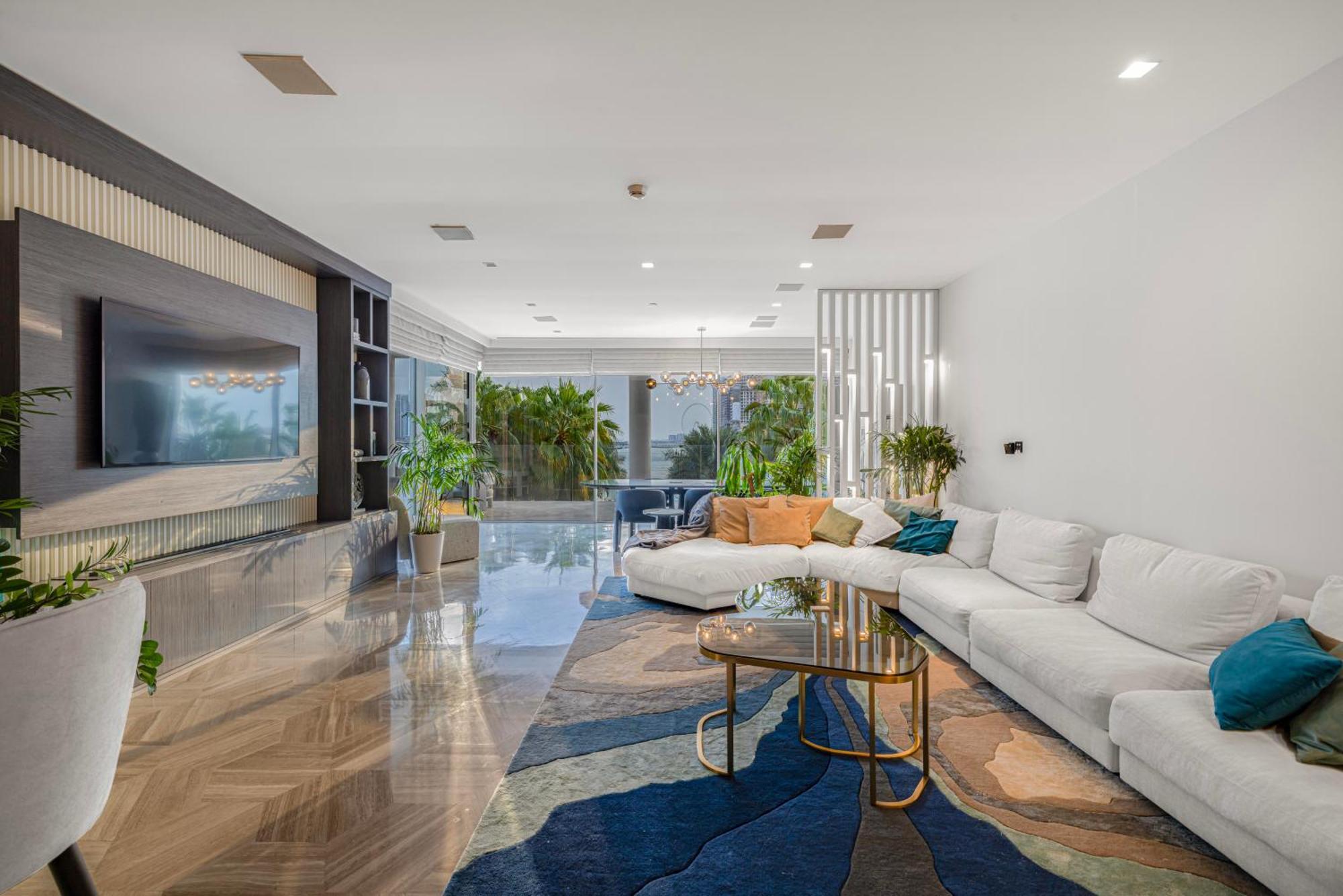 Apartment Five Palm Upgraded 4 Bedrooms With Private Pool *
